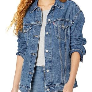 NWT ♦️LEVIS baggy trucker jacket ♦️